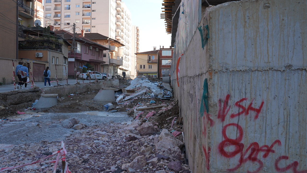 Një nga lagjet e Prishtinës ku po ndërtohet më së shumti, Mati I-kaos dhe pamundësi lëvizjeje 